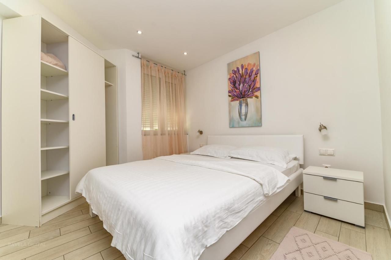 Apartments Maksim And Timon Krk Town Exterior foto